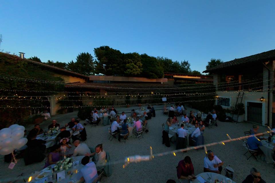 Cena tra gli invitati con FPV