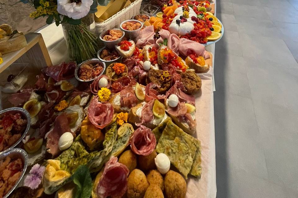 11Buffet wedding