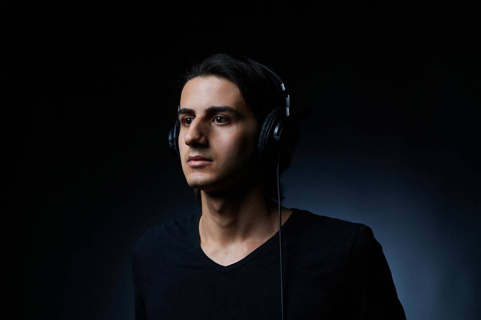 DJ
