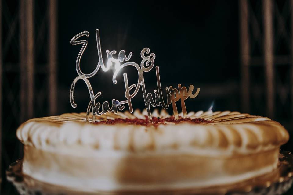 Cake topper
