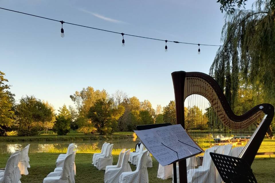 Cerimonia bordo lago Oasi Loto