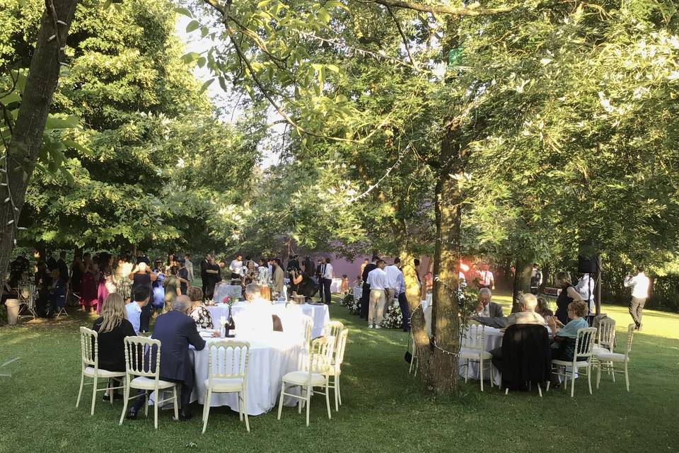 Cena in giardino