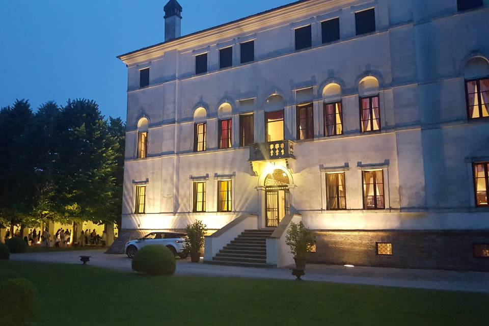 La Villa di  sera