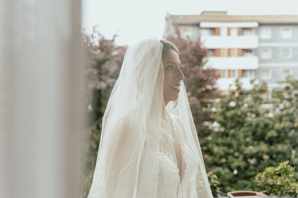 Bride-dress-emotion