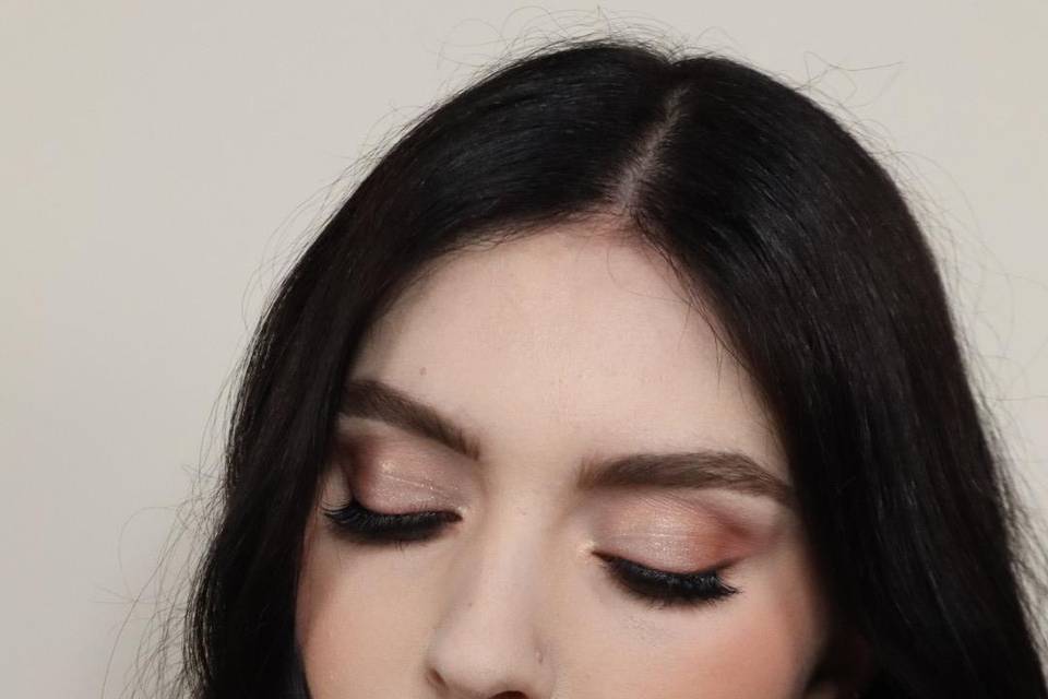 Soft romantic bride bridal look