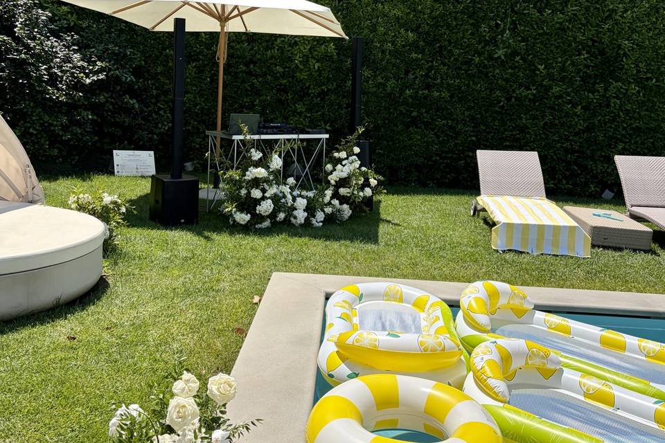 Set-up for the pool party