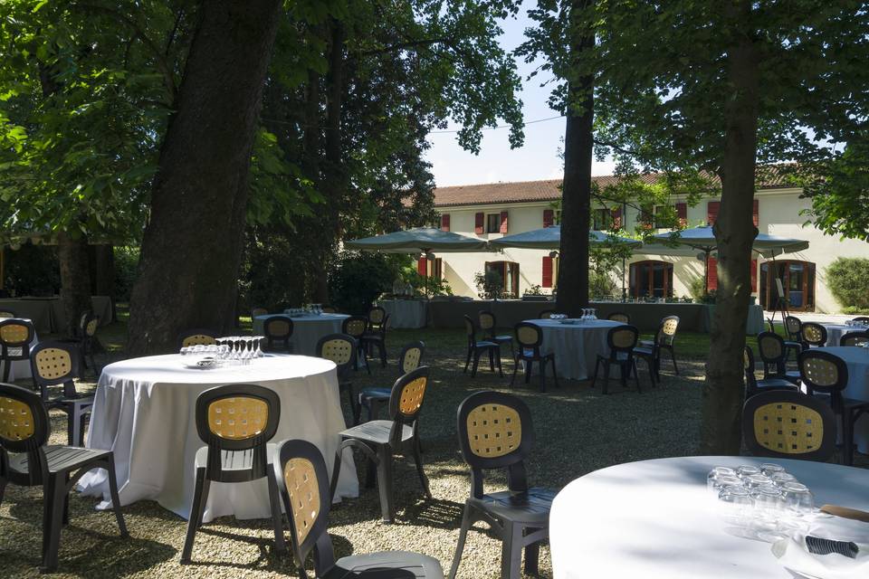 Aperitivo in giardino