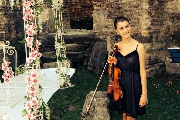 Thevriola Puqe Violinista