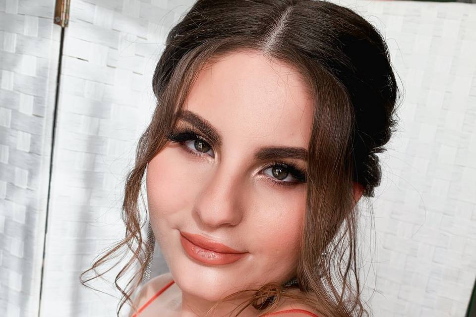 Alina Fylypchuk Makeup & Hair Artist