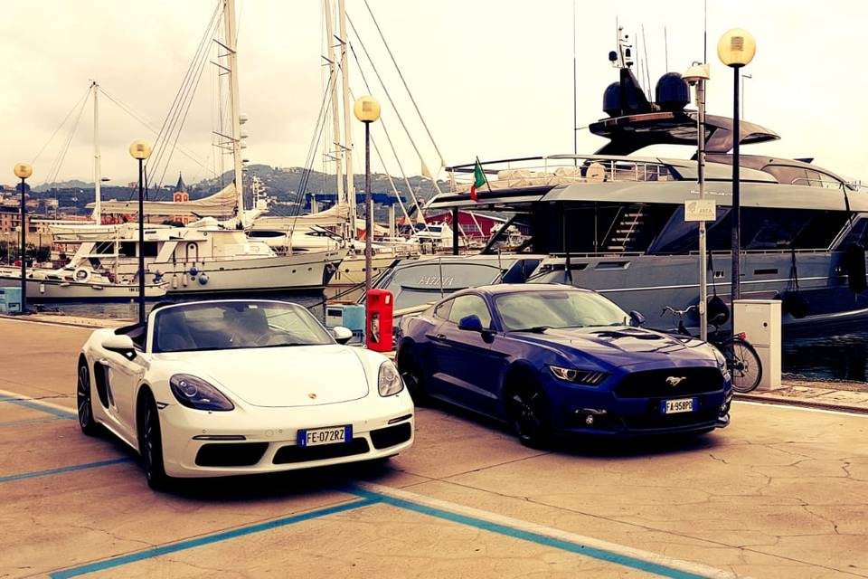 Porsche e Mustang