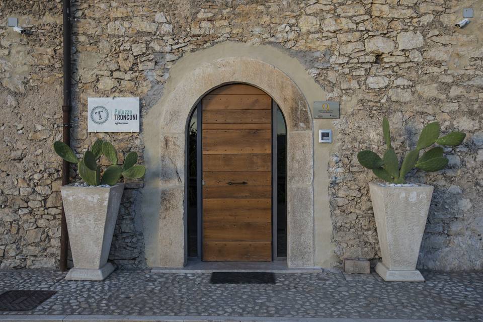 Palazzo Tronconi Azienda Vinicola