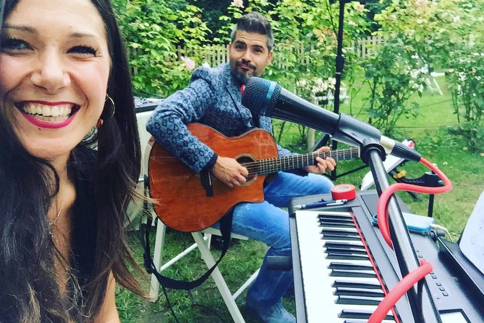 Acoustic duo