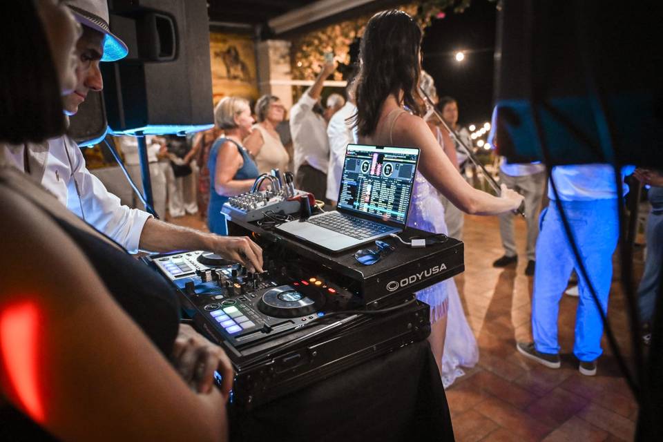 dj set notturno