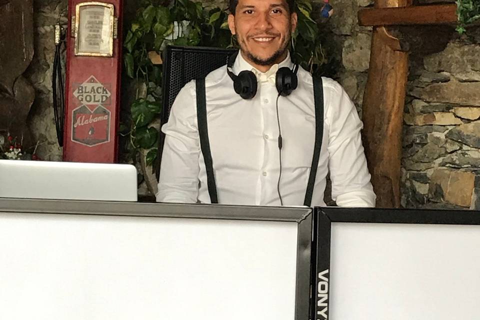 The Wedding Deejay