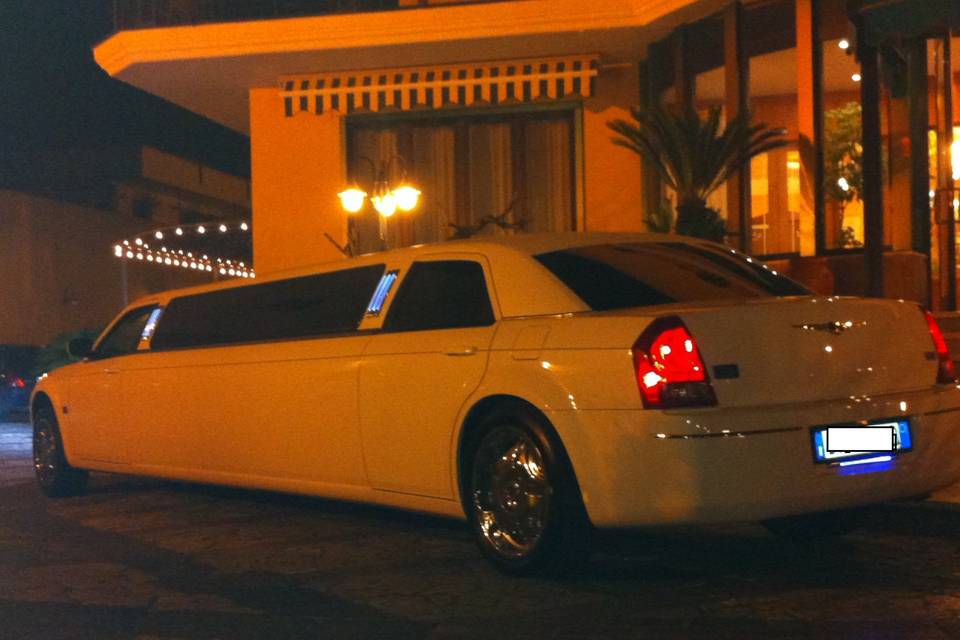 Chrysler limousine