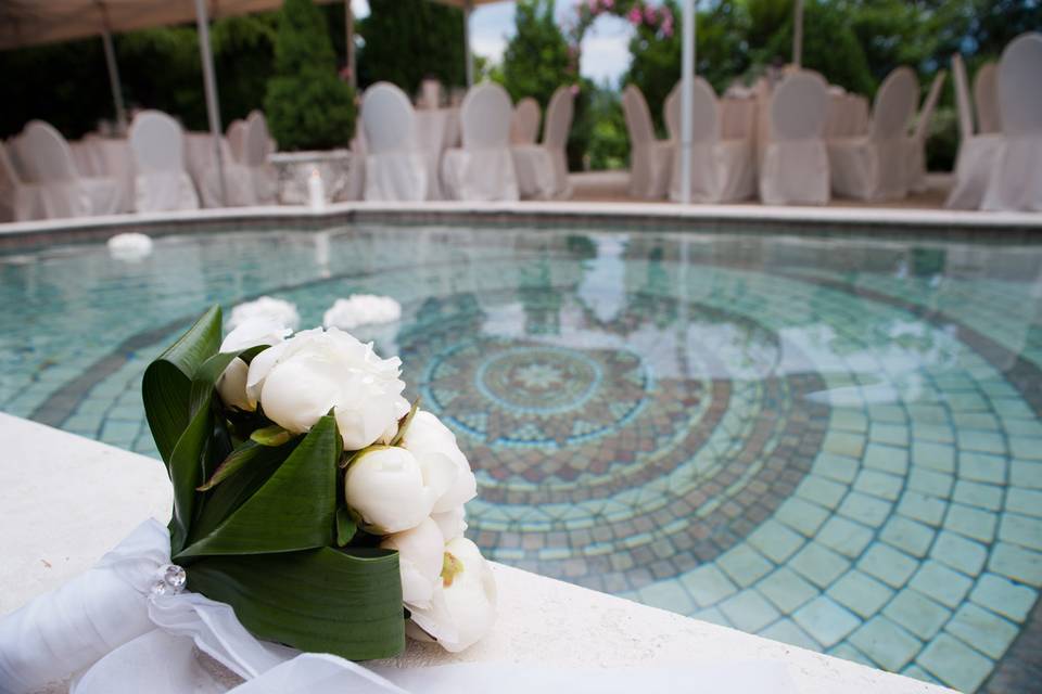 Matrimonio in piscina