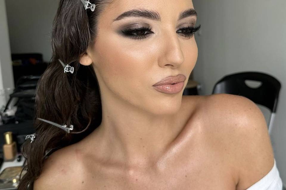 Bronze make up