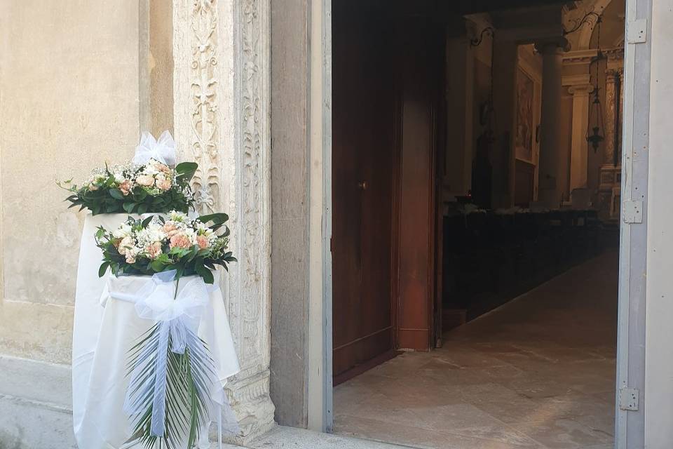 Esterno chiesa matrimonio