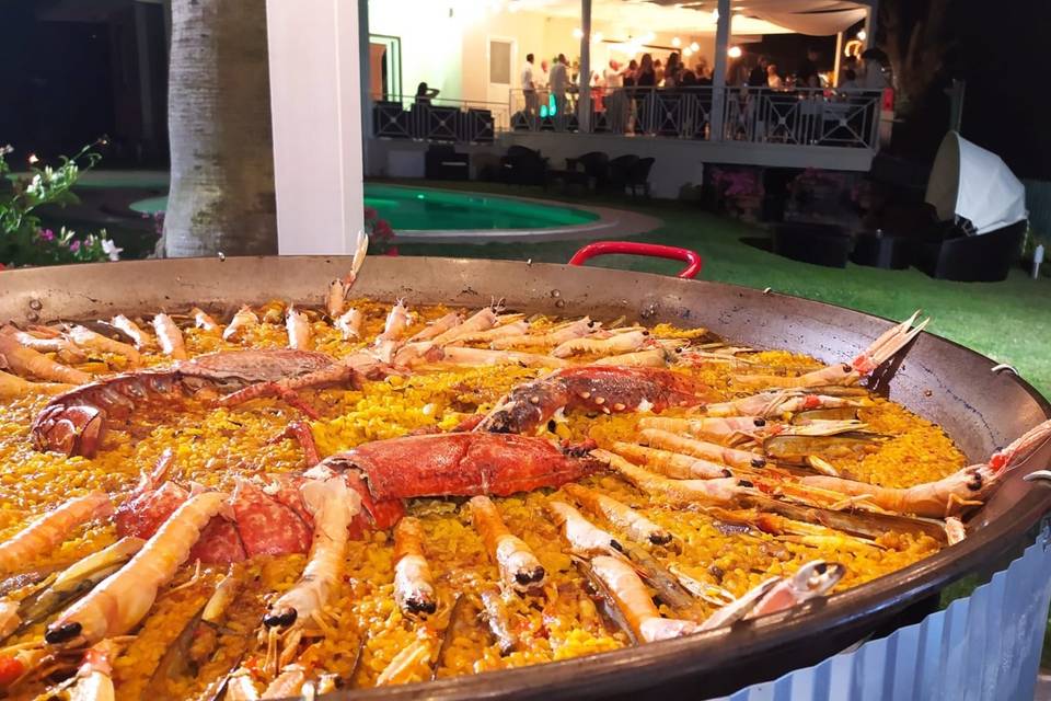 Paella de marisco con astice