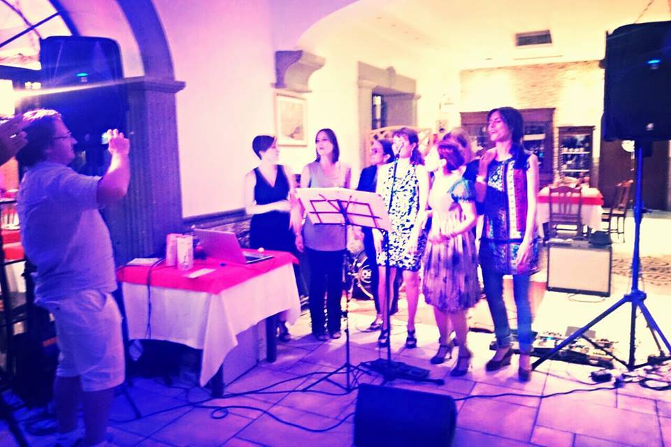 Karaoke e balli di gruppo