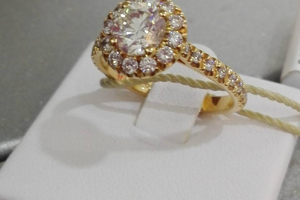 Anello oro diamanti