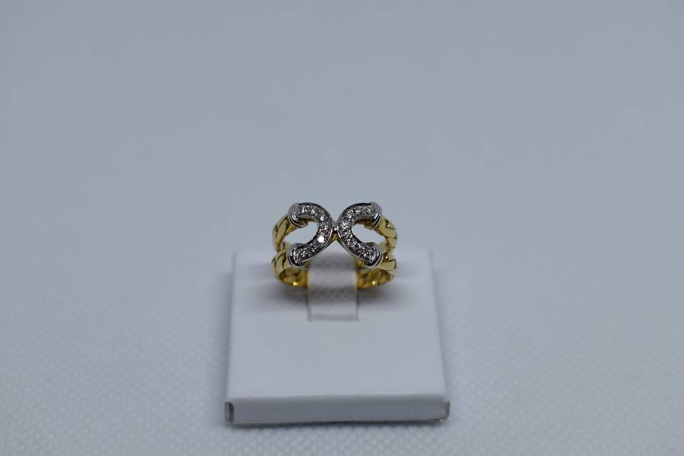 Anello oro e diamanti