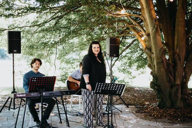 Be Acoustic Trio