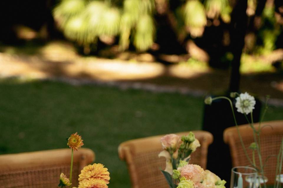 Flowers table details