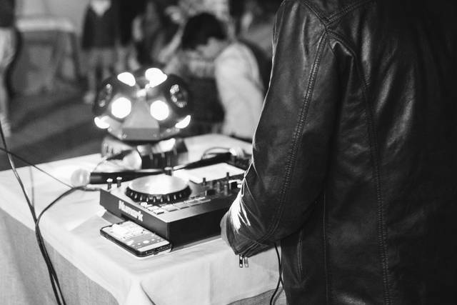 Djset - live - luci