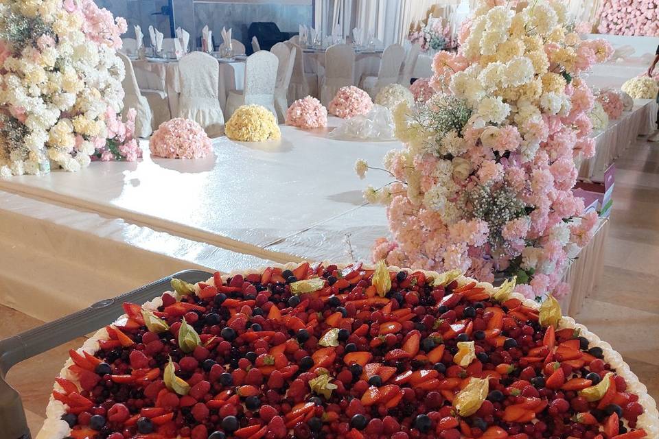 Wedding cake con frutti rossi