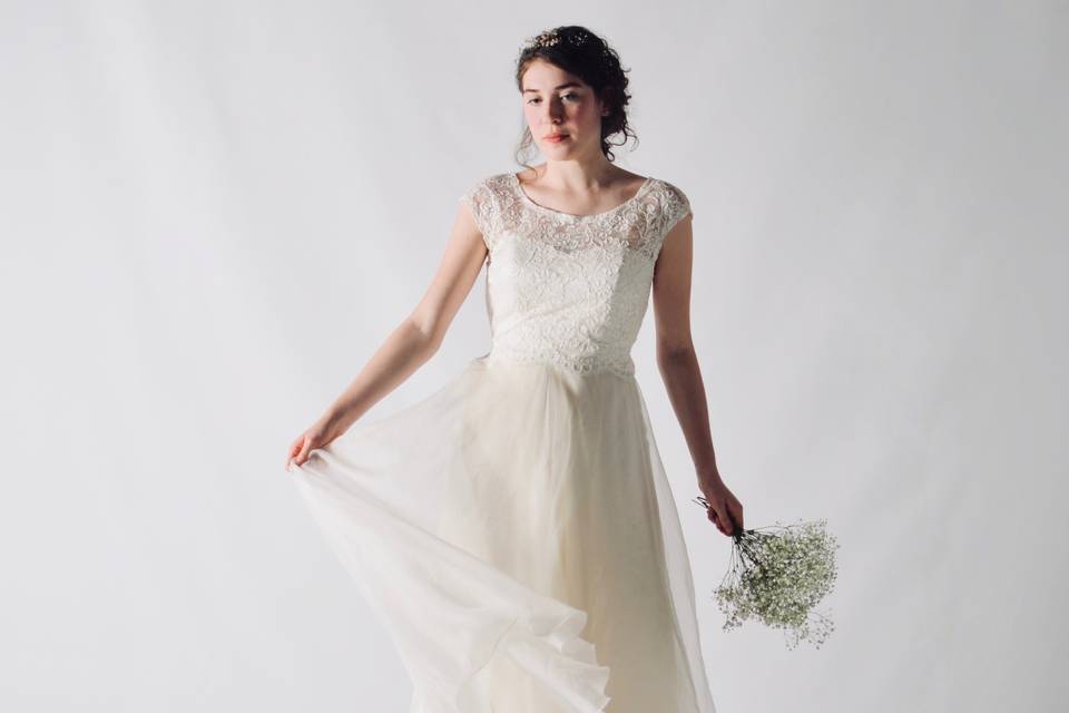 Abito da sposa in seta e pizzo