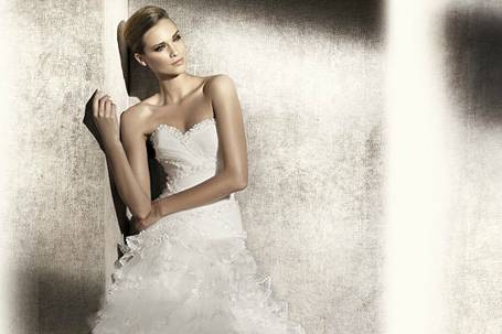 Abito da sposa con scollo a cuore