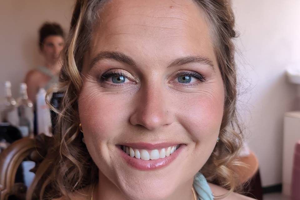 Soft glam makeup