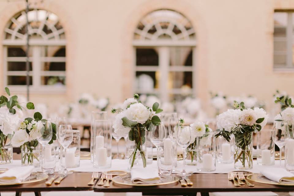 Chic wedding table