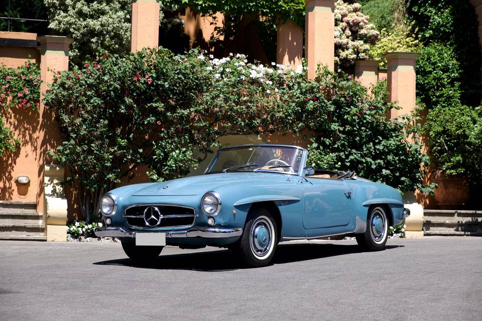 Mercedes Benz 190 SL azzurra