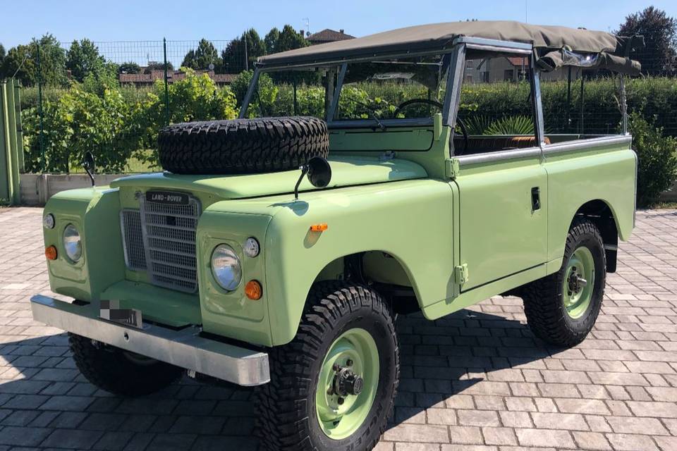 Land Rover 88