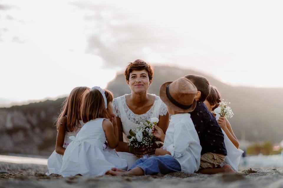 Bambini - sposa - spiaggia