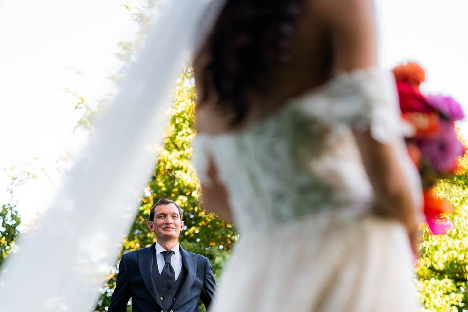 Matrimonio-sposi-velo