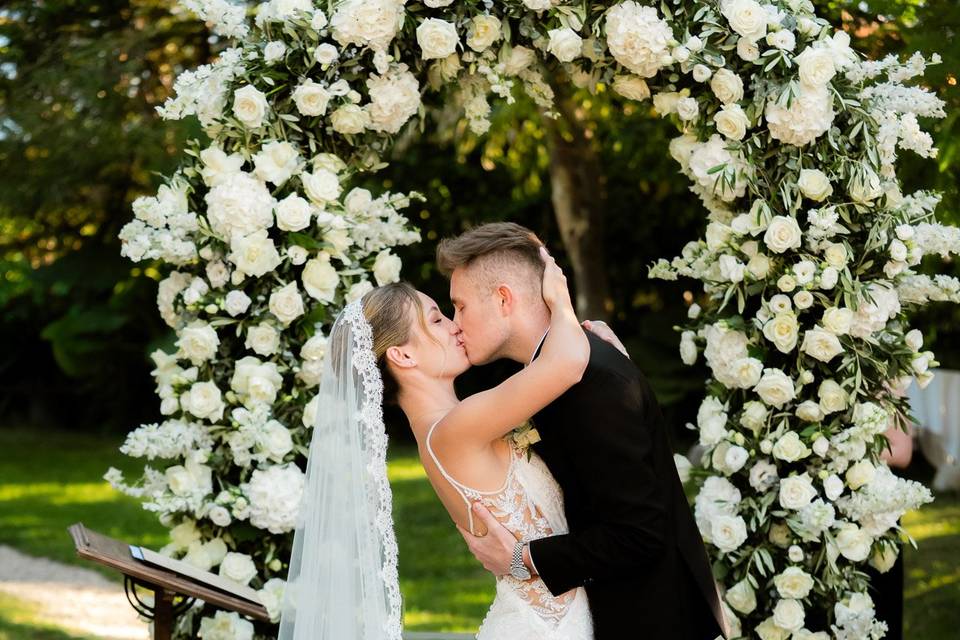 Matrimonio-sposi-fiori
