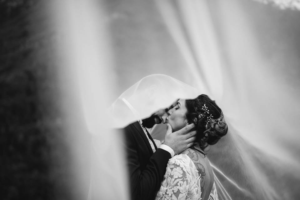 Matrimonio-sposi-velo