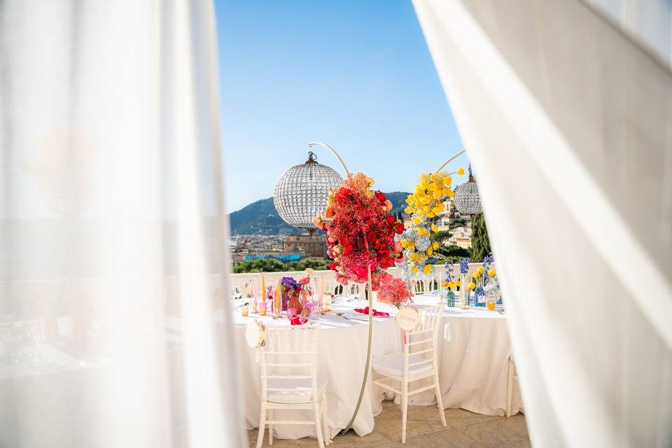 Matrimonio-tavoli-mare-fiori