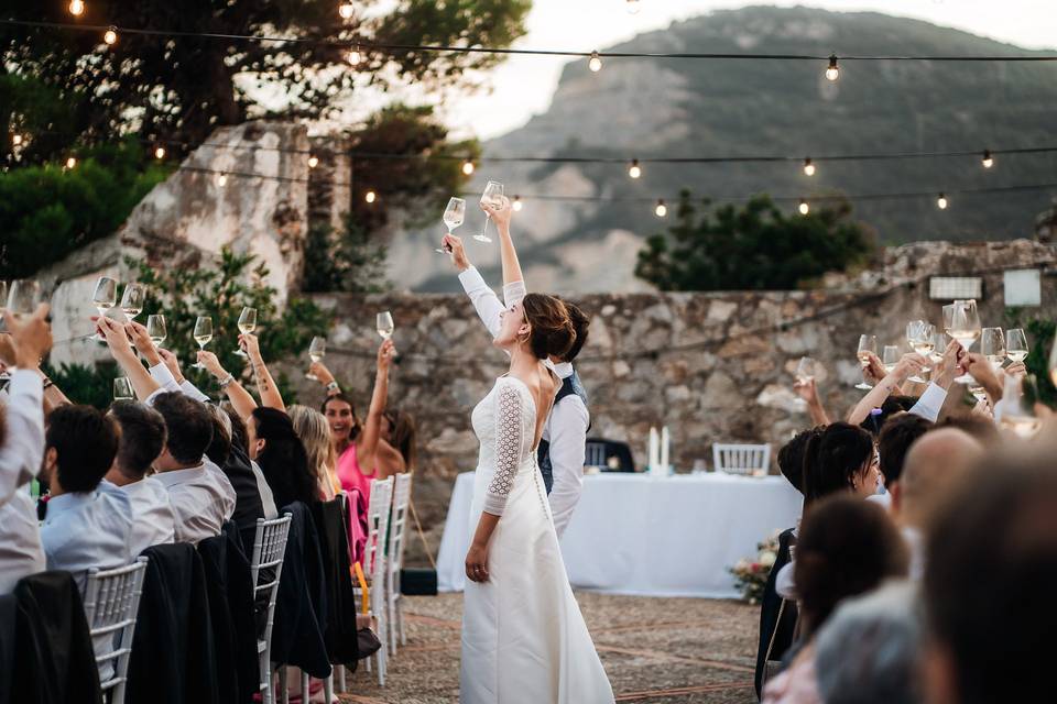 Matrimonio-sposi-festa-tavoli
