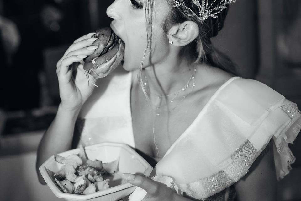 Matrimonio-sposa-festa-cibo