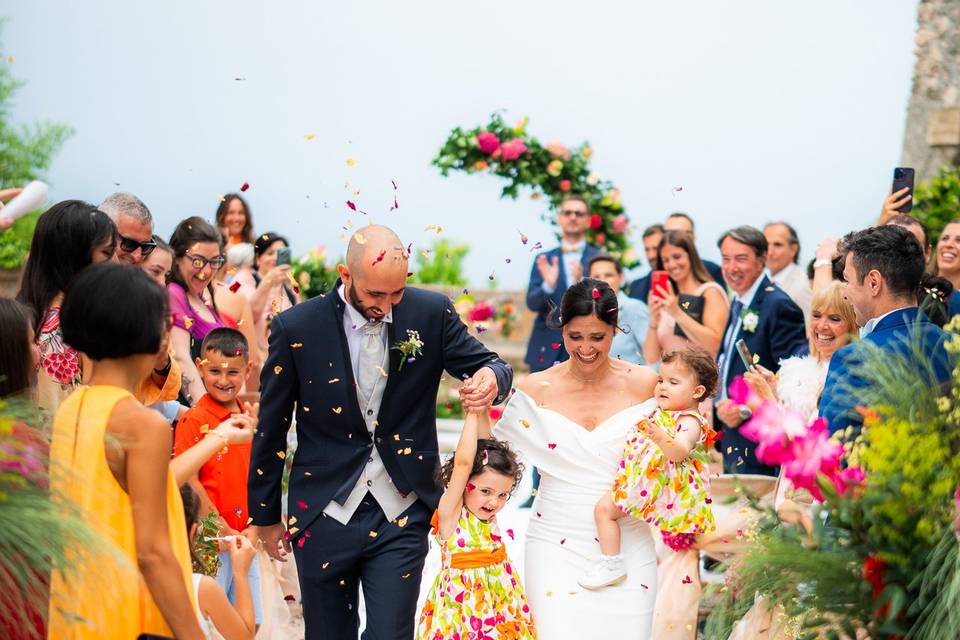 Matrimonio-sposi-fiori-bambini