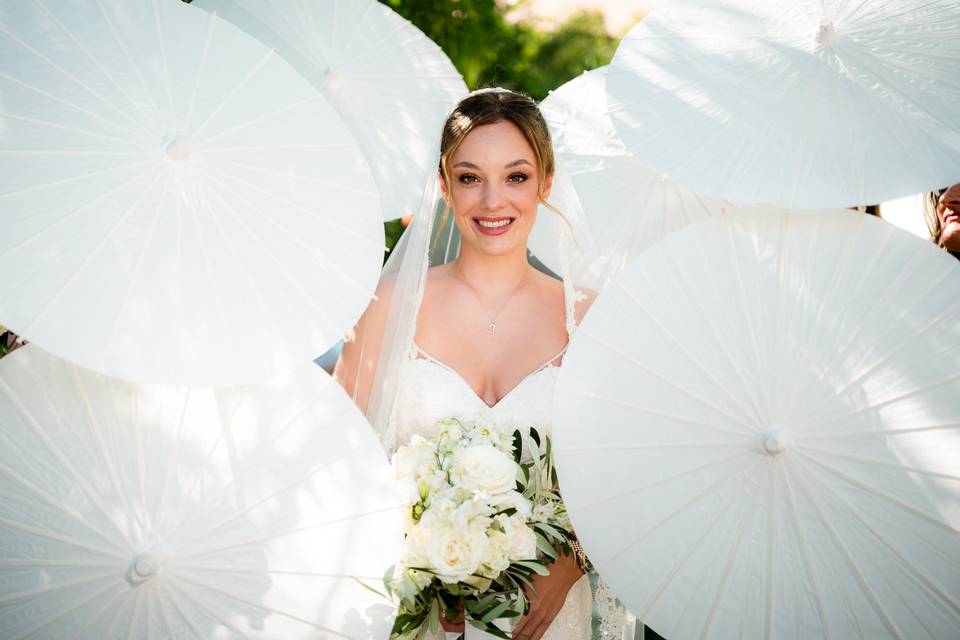 Matrimonio-sposa-ombrellini