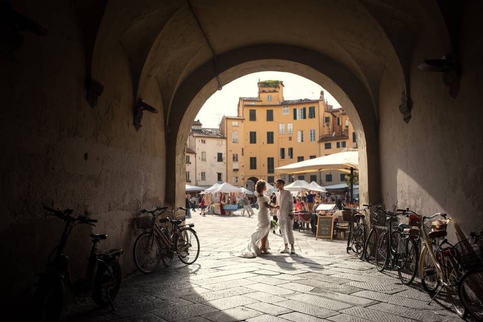 Piazza Anfiteatro, Lucca