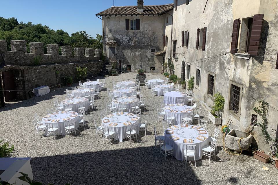 Cena in corte