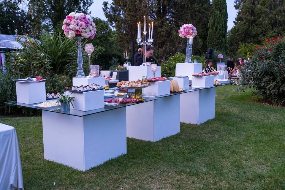 Modern buffet