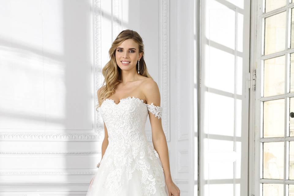 Lady bird by Pronovias