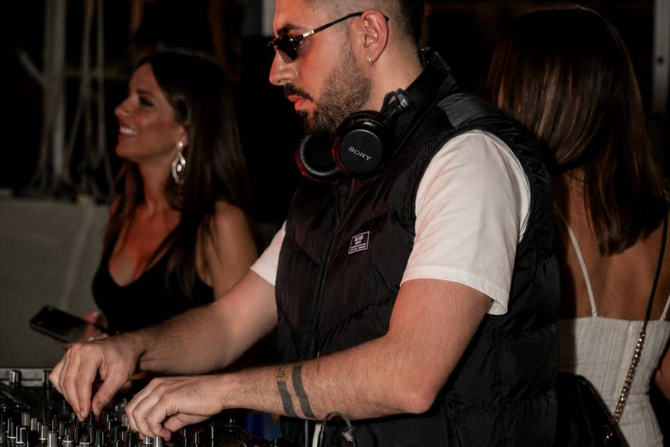 Chrysis DJ